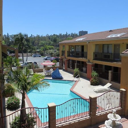 Azusa Inn West Covina Extérieur photo