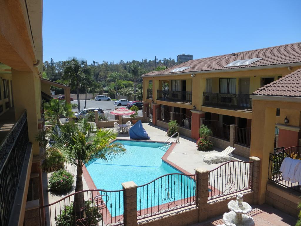 Azusa Inn West Covina Extérieur photo