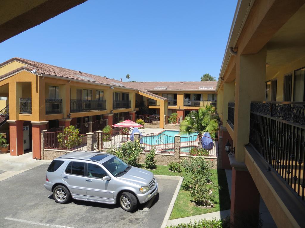 Azusa Inn West Covina Extérieur photo