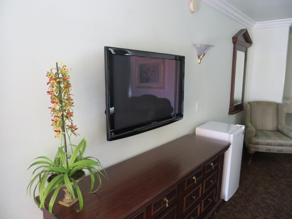 Azusa Inn West Covina Extérieur photo