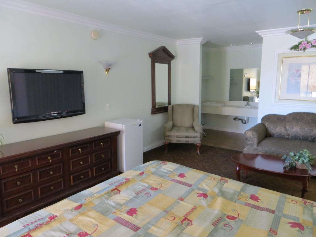 Azusa Inn West Covina Extérieur photo