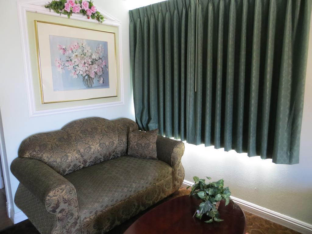 Azusa Inn West Covina Extérieur photo