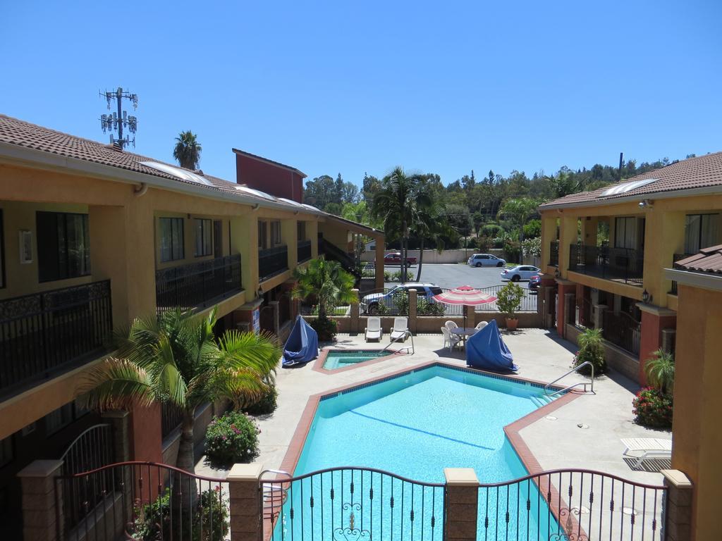 Azusa Inn West Covina Extérieur photo