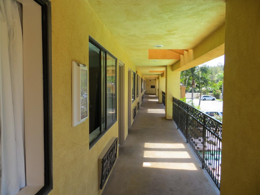 Azusa Inn West Covina Extérieur photo